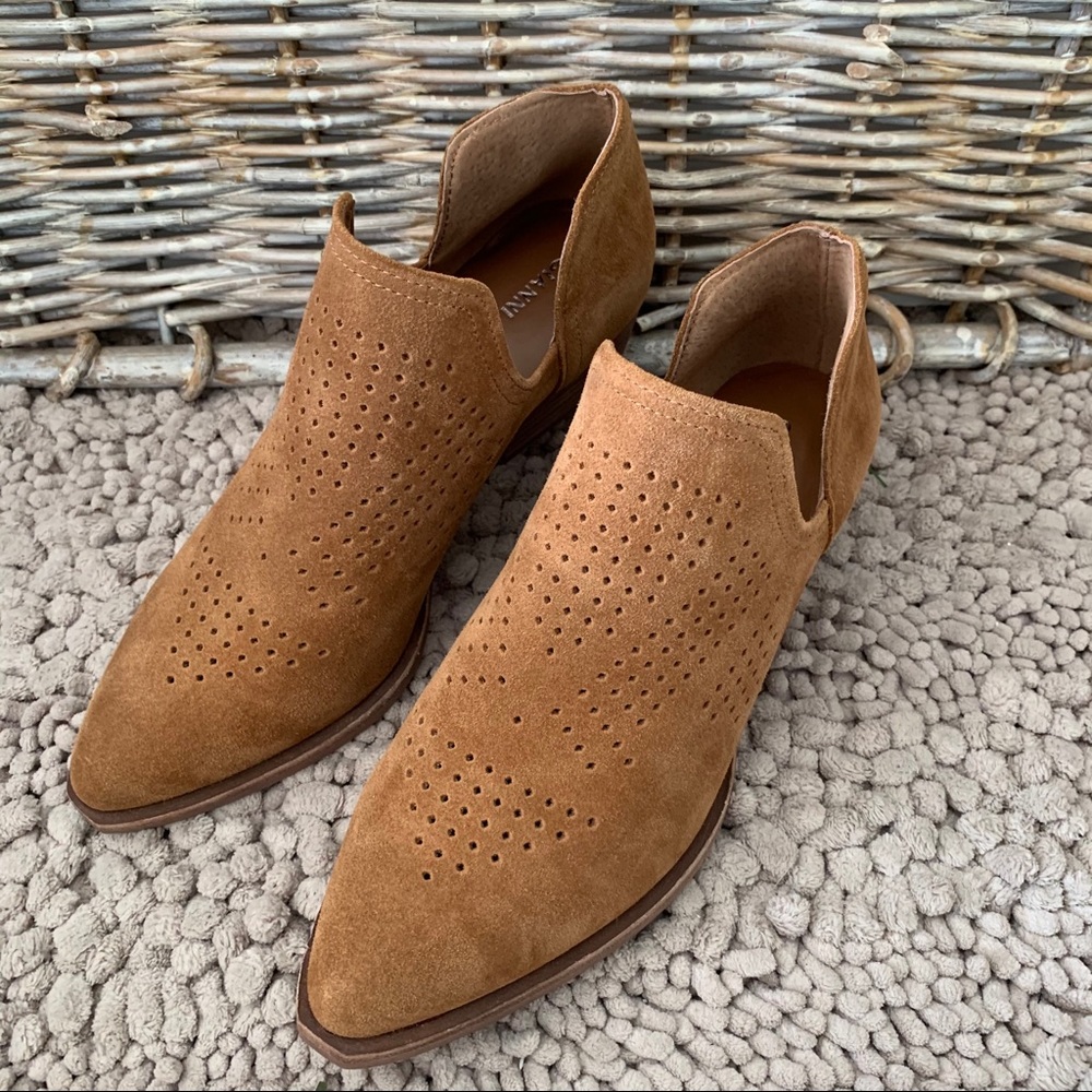 Gianni bini perforated suede block heel bootie. NWOT
